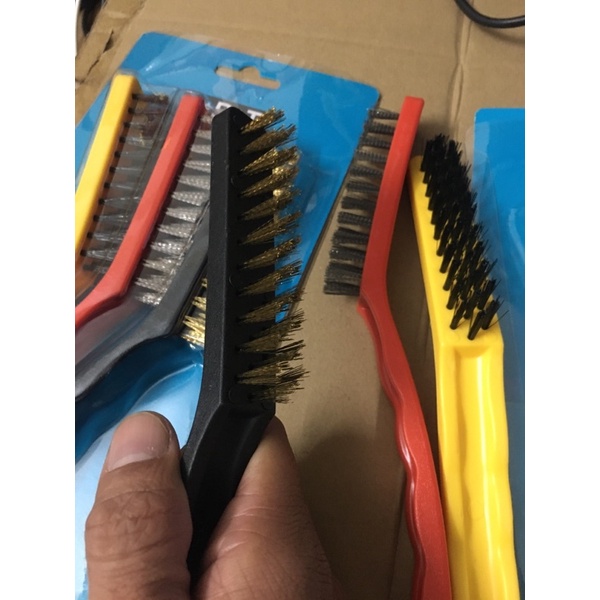 Bàn chải 3 cây  LRT