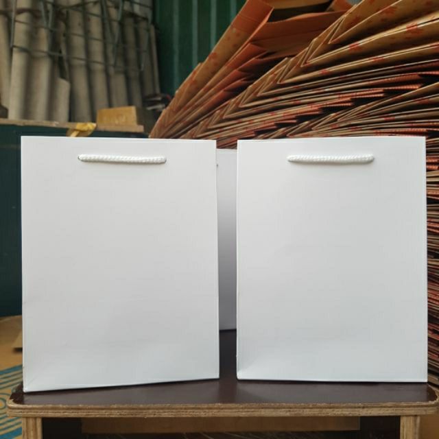 Túi giấy trắng - Combo 50c túi trắng số 6.kt 15 x 20 x 7 túi quà tặng