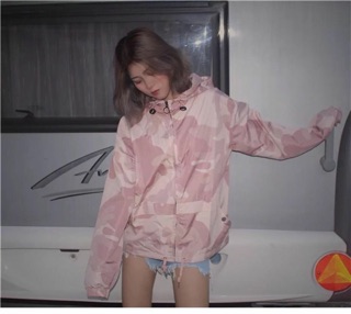 Áo khoác dù camo hồng