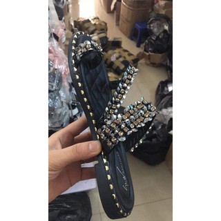 Dép xỏ ngón đính đá