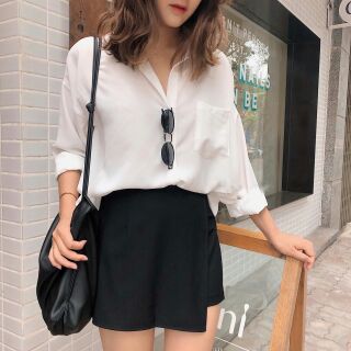 Áo sơ mi trắng tinh một túi truyền thống