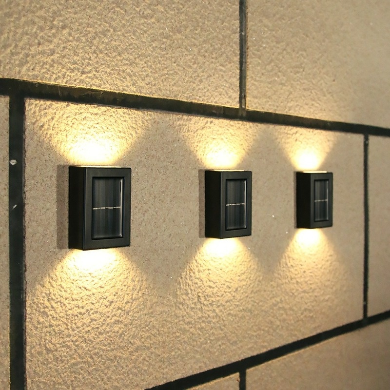1 Đèn Led Gắn Tường Nhiều Màu Sắc Sử Dụng Năng Lượng Mặt Trời