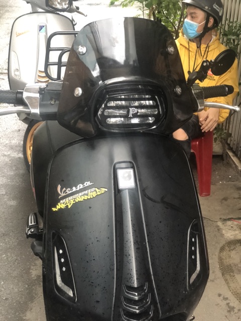 ỐP ( CHỤP ) ĐÈN PHA DÀNH CHO VESPA SPRINT