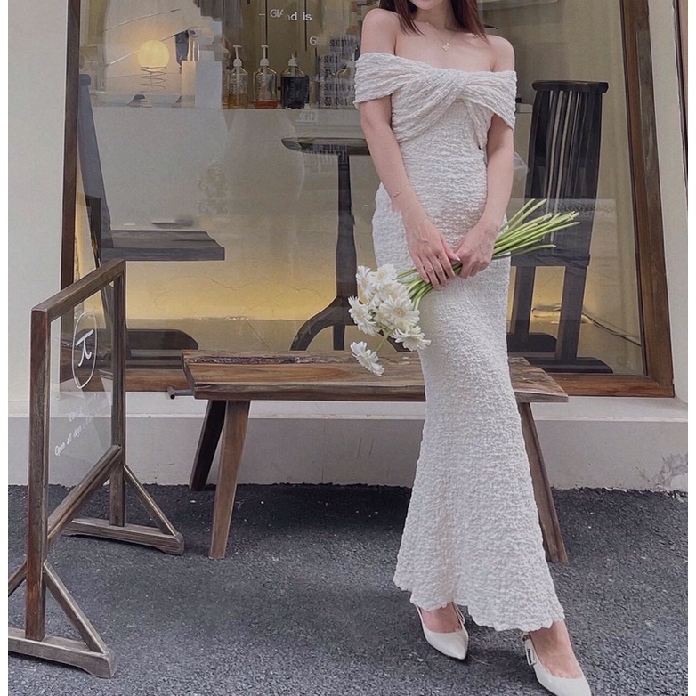 Đầm CHOU trễ vai form body dáng xoè TRẮNG và ĐEN | BigBuy360 - bigbuy360.vn