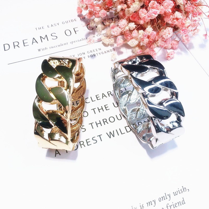 Vòng tay / lắc tay thời trang có hộp đựng