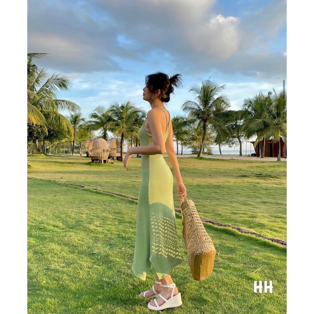 Đầm Body Cổ Yếm Dáng Xòe Form Dài Qua Gối