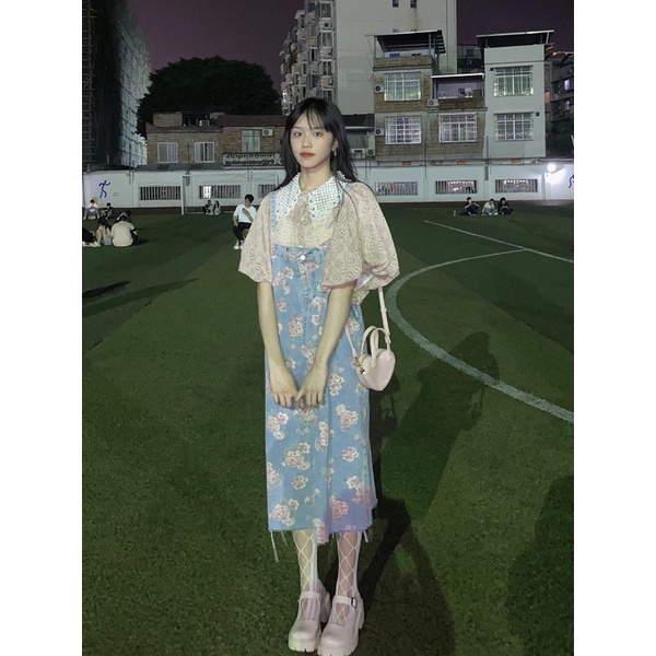 Yếm denim hoa retro Pháp