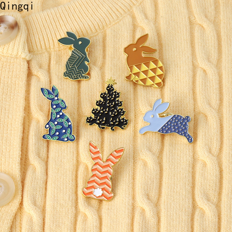 Huy hiệu cài áo Miss Zoe thiết kế kiểu chú thỏ/ cây thông hoạt hình đáng yêu thời trang