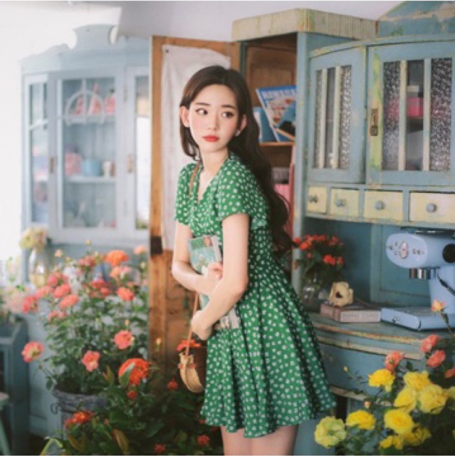 Đầm hoa nhí Blapink đầm lụa xoè cổ tim màu xanh nữ tính dịu dàng