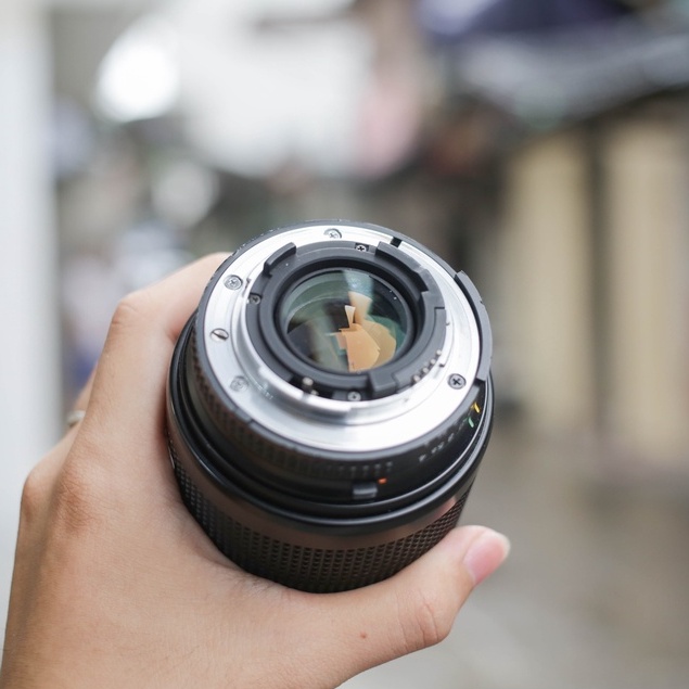 Ống kính máy ảnh Nikon AF NIKKOR 70-210mm F4-5.6 D chuyên chụp chân dung, thể thao, chim chóc