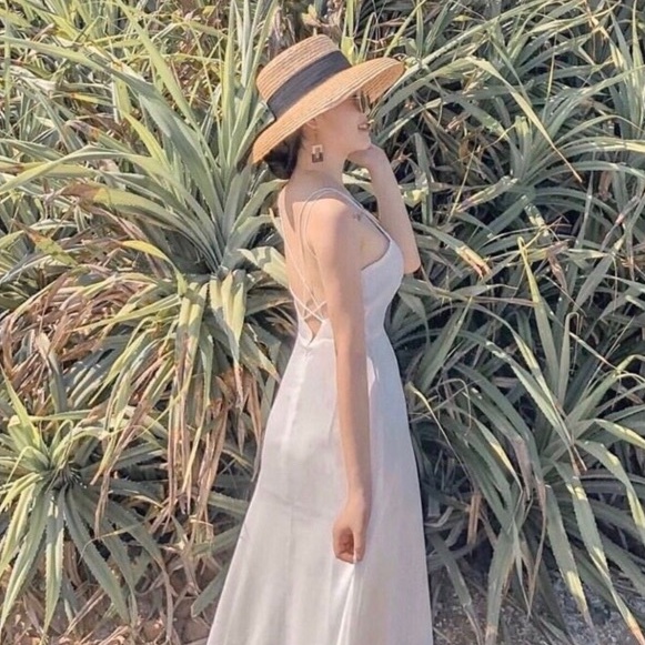Đầm Maxi trắng đi biển dây đan chéo sau lưng sexy - B023