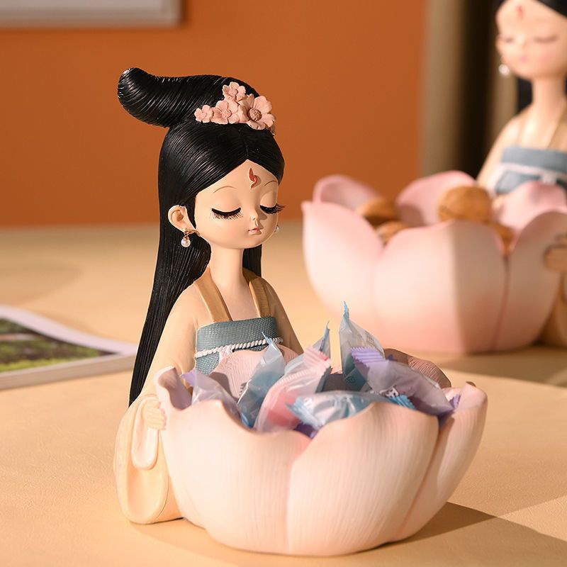 Cô gái cầm hoa sen đựng kẹo 🍭 xinh xắn