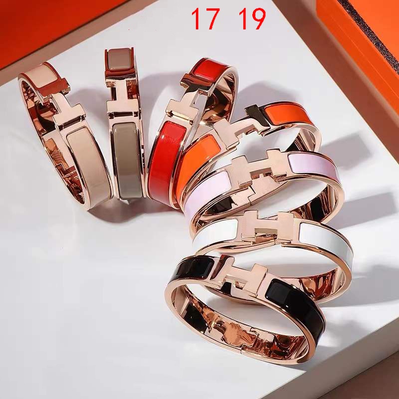 Vòng Tay Hermes Chữ H Bằng Thép Titan Màu Vàng Cho Nam