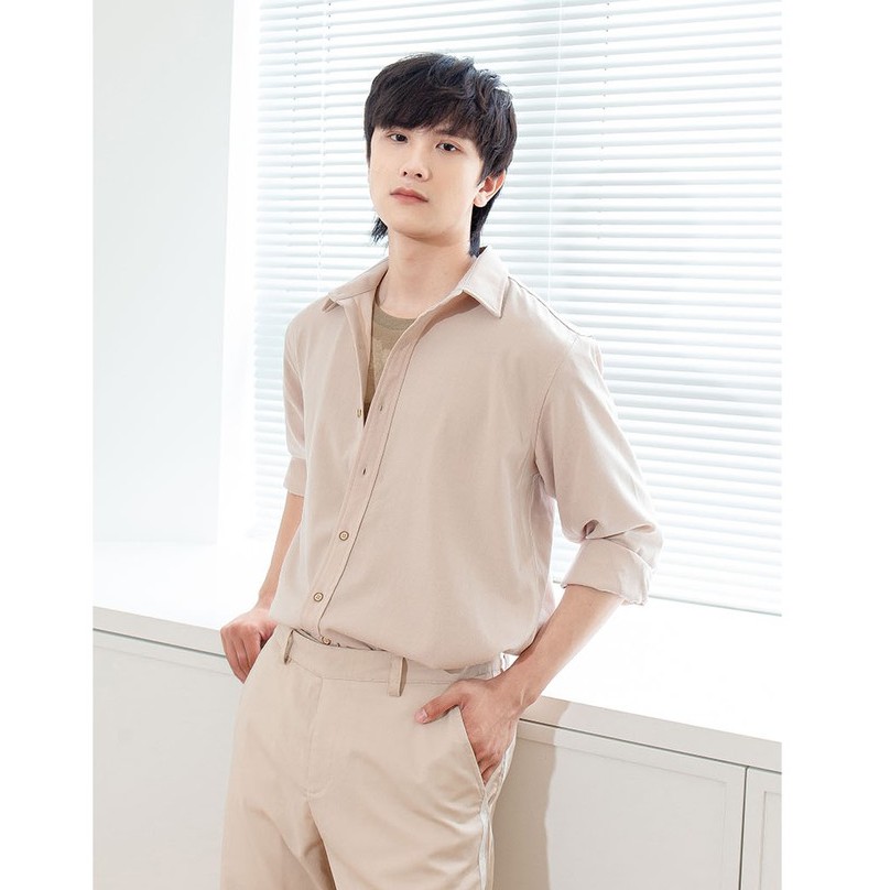 [Mã INCU50 giảm 50K đơn 250K] Áo Sơ Mi Nam Dài Tay Trơn Đơn Giản Thương Hiệu Y2010 M24 20220 | BigBuy360 - bigbuy360.vn