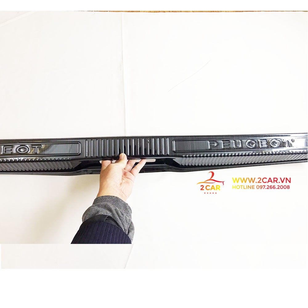 Ốp chống trầy cốp trong xe Peugeot 5008, chất liệu Titan