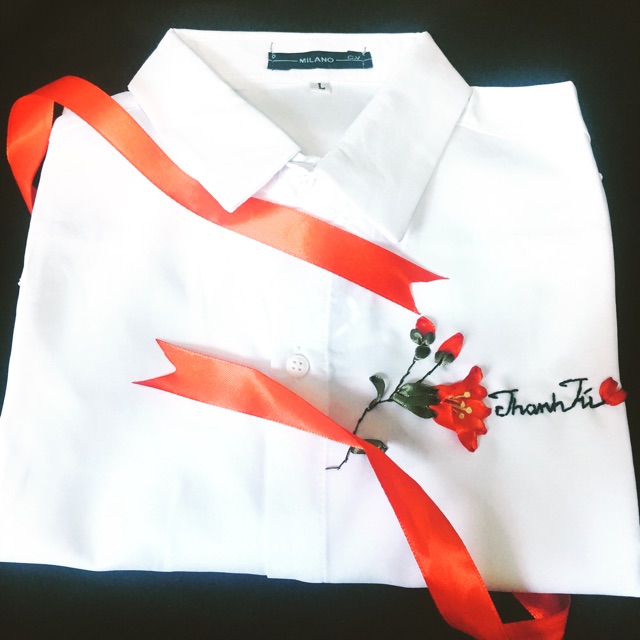 Sơ mi thêu tên hoa huệ đỏ