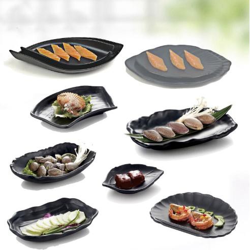 Dĩa kiểu nhựa đen Hàn Quốc hình oval, chiếc lá, vành hoa mai, dĩa thuyền đựng thức ăn, khai vị, thịt nướng BBQ đủ size