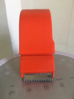 Dao cắt băng keo Dân Hoa 5cm ( nhựa)