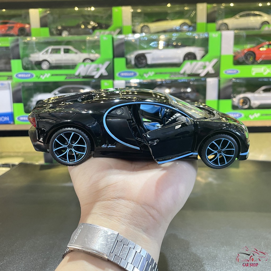 Xe mô hình hợp kim siêu xe Bugatti Chiron Maisto tỉ lệ 1:24 màu đen xanh