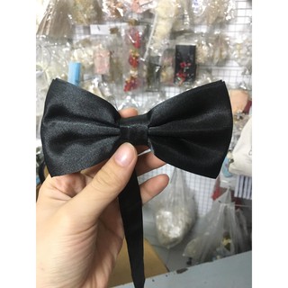Nơ đeo cổ nam đen, Nơ bưng bê quả, bê lễ, bê tráp