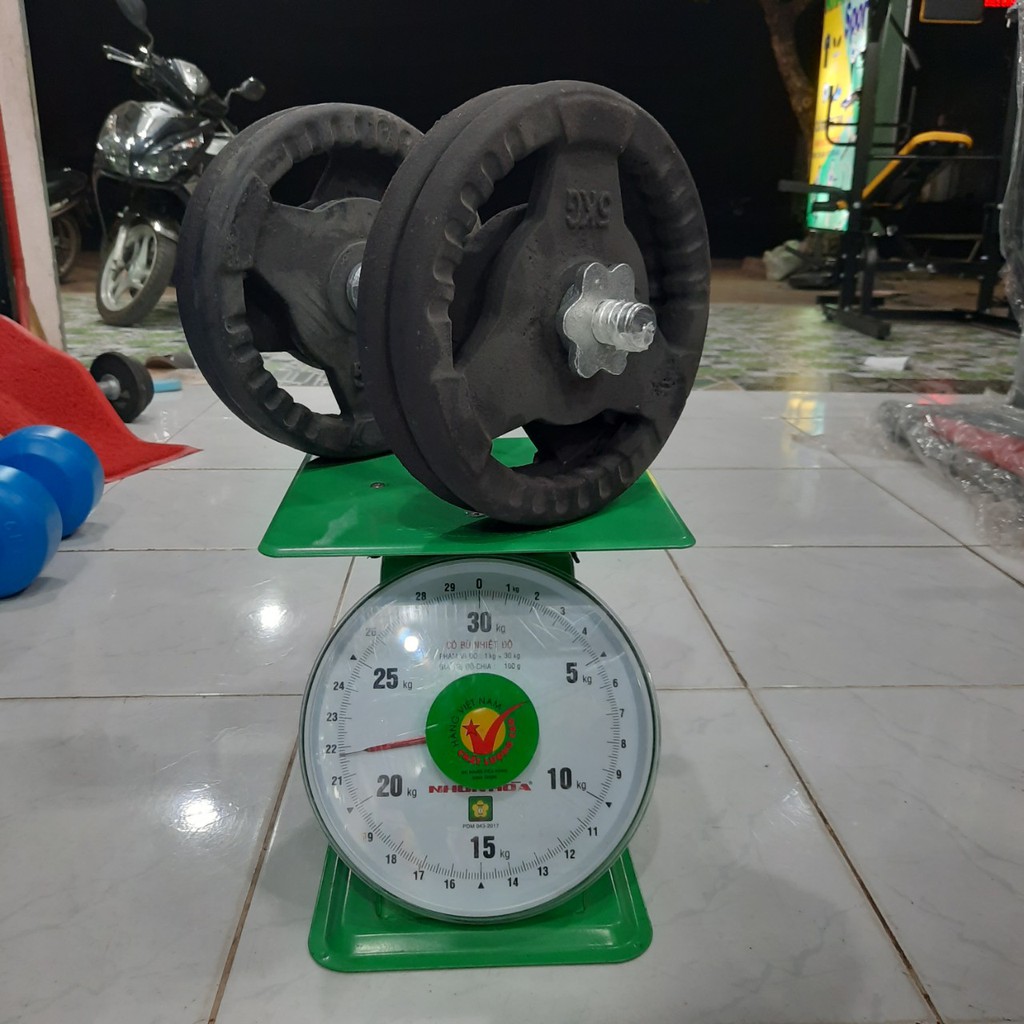 combo 20kg tạ gang kèm 1 đòn tạ tay 35cm, tổng 21,5kg được chọn từng kích thước miếng tạ, miếng lớn là 5kg, nhỏ là 1kg