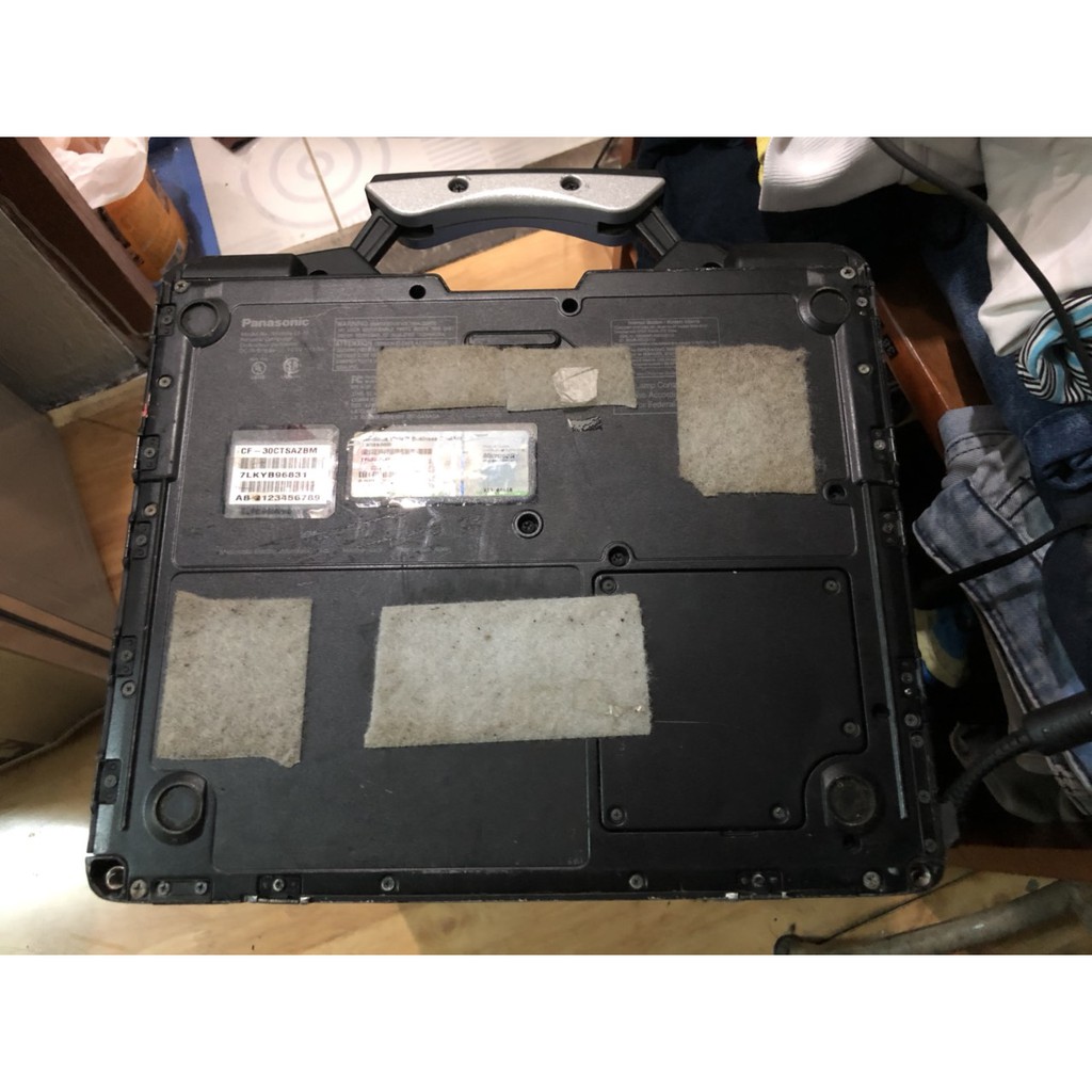 [xác laptop] Laptop Panasonic Toughbook CF-30 main chạy bán xác cho ae sưu tầm hoặc lấy linh kiện