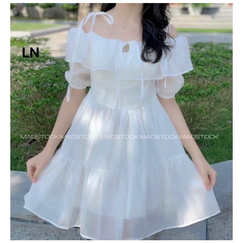 váy trễ vai dây