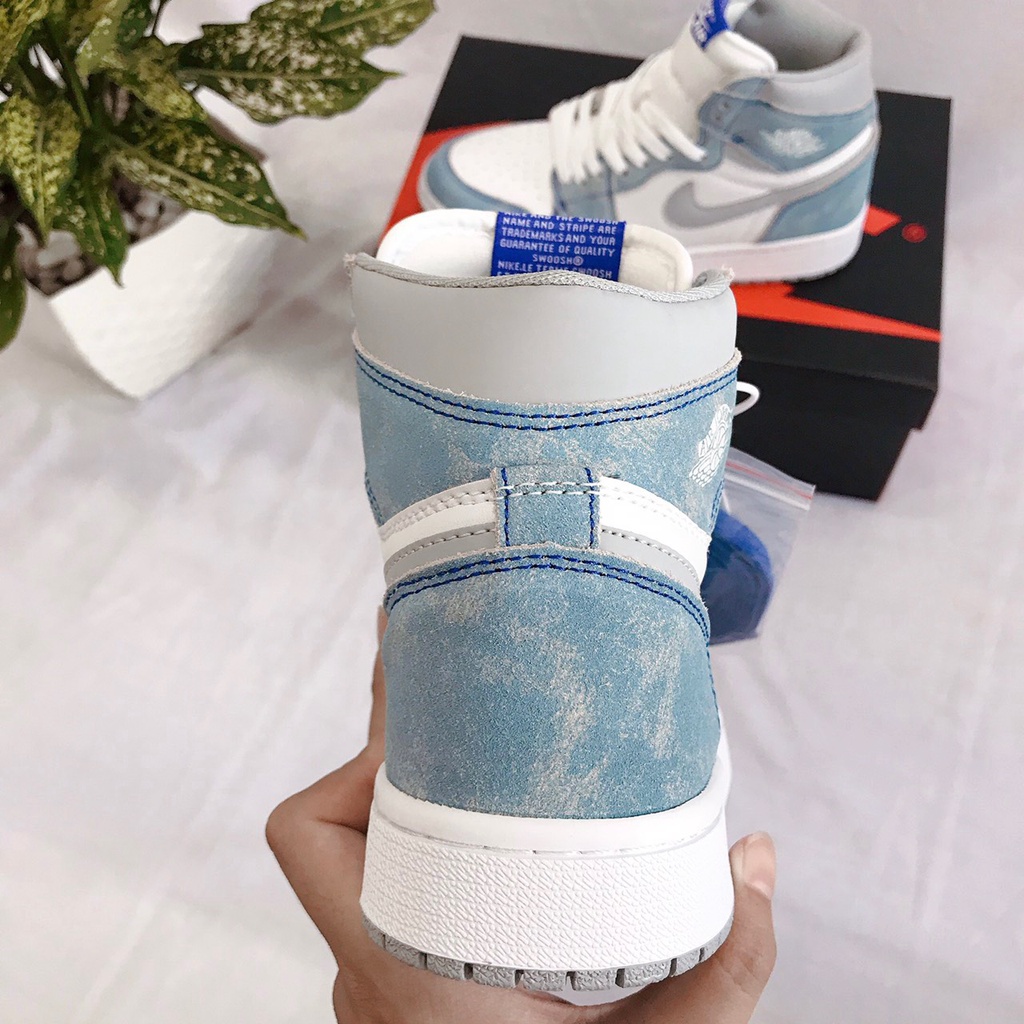 Giày 𝐉𝐨𝐫𝐝𝐚𝐧 1 🎀Free Ship🎀  Giày 𝐚𝐢𝐫 𝐉𝐨𝐫𝐝𝐚𝐧 hyper royal xanh nỉ cao cổ mới, Giày JD1 xanh loang nam nữ hot nhất 2021 | BigBuy360 - bigbuy360.vn