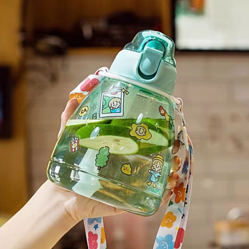 Bình nước kèm ống mút đàn hồi có dây đeo dung tích 1,1 lít có sticker đáng yêu Miibooshi D2.088.HO