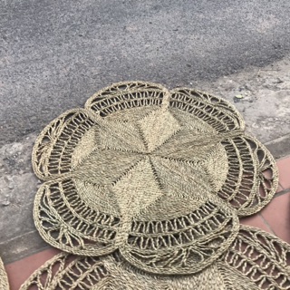 Thảm cói hình bông hoa