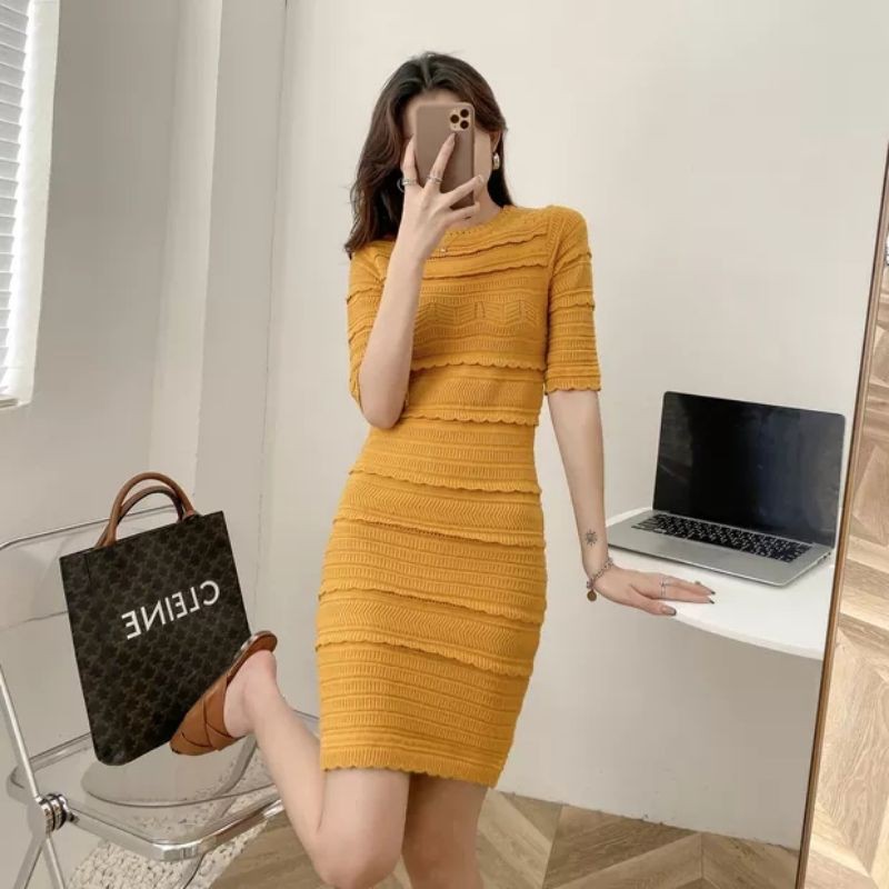 đầm len body tay lỡ