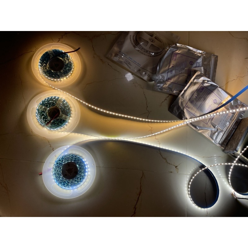 Led dây dán 12v 120 mắt led /m. ánh sáng đơn sắc trắng , vàng , trung tính