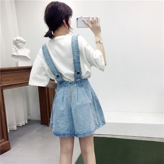 Đầm yếm bò xòe