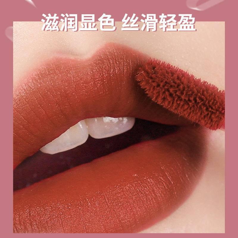 Son Kem Lì Kháng Nước Lâu Trôi Và Dưỡng Ẩm Môi