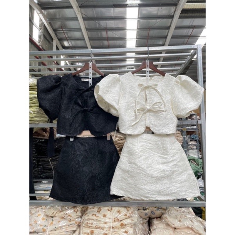 Set áo gấm dáng ngắn thắt nơ mix chân váy chữ A chuzme