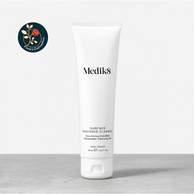 Sữa rửa mặt Medik8 Surface Radiance Cleanse