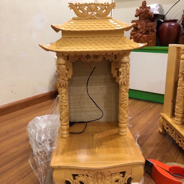 Bàn thần tài mái chùa kt 36cm