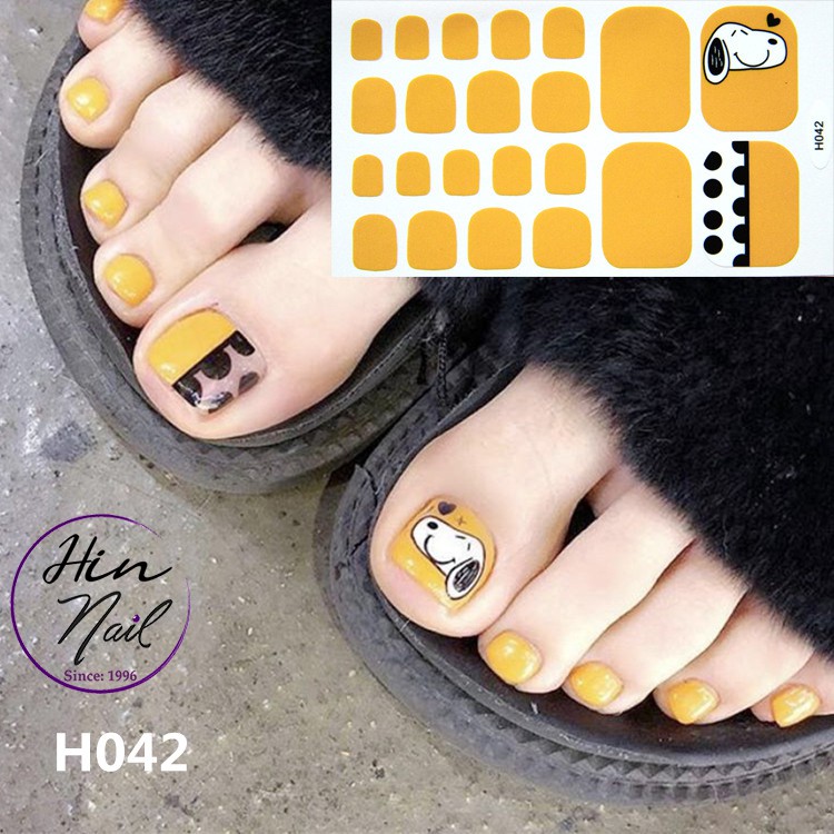 Nail sticker trang trí móng chân họa tiết độc đáo