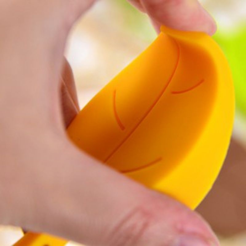 Miếng chặn cửa hình chiếc lá chất liệu silicon dày dặn (1 CÁI)