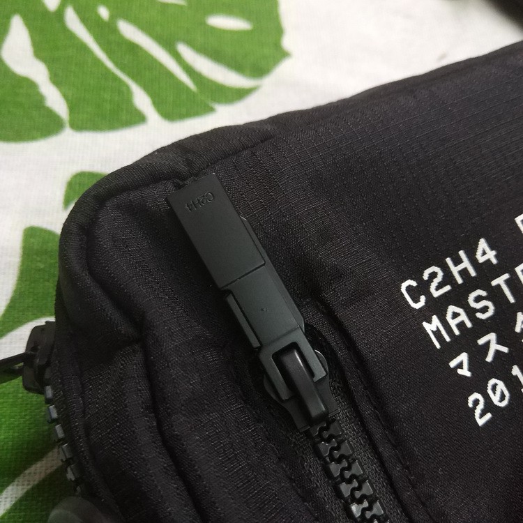 Túi đeo chéo Mastermind Japan shoulder bag