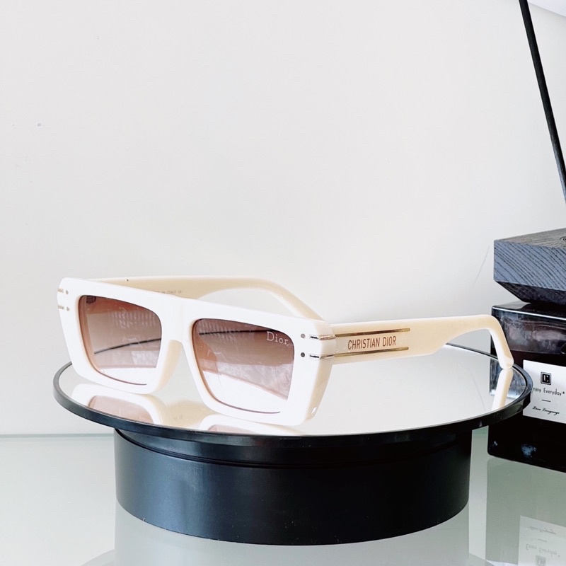 Mắt Kính Râm Thời Trang Dáng Vuông Sang Chảnh