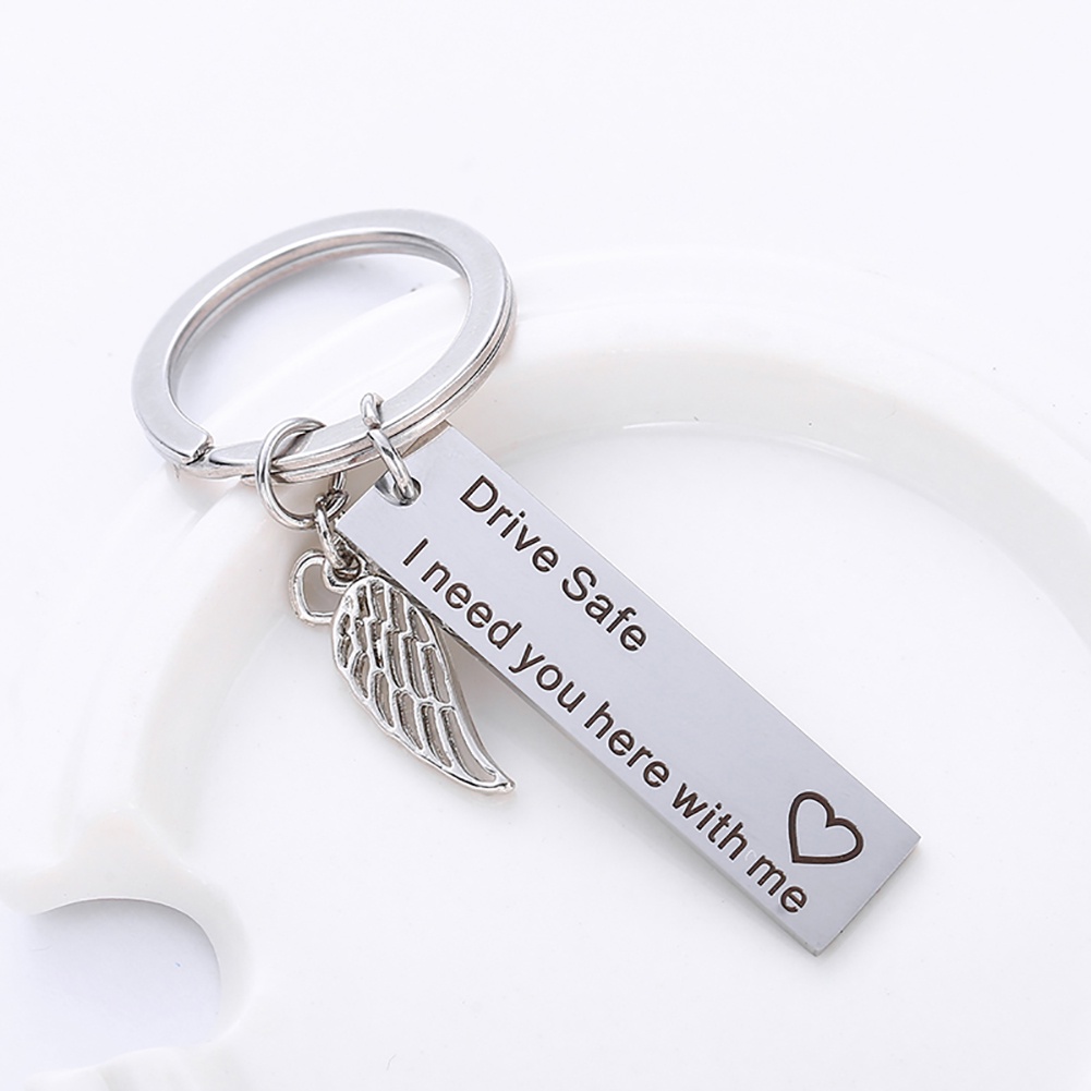 Móc Khóa Kim Loại Hình Đôi Cánh Khắc Chữ Độc Đáo