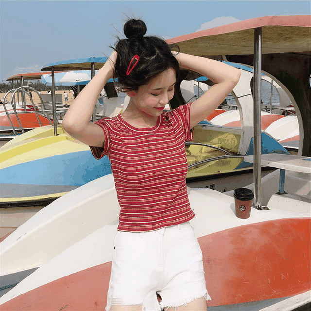 Áo croptop dáng ôm, chất bozip siêu phẩm | BigBuy360 - bigbuy360.vn