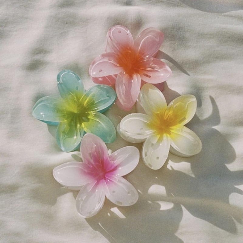 Kẹp tóc hoa sứ Frangipani Flower xinh xắn