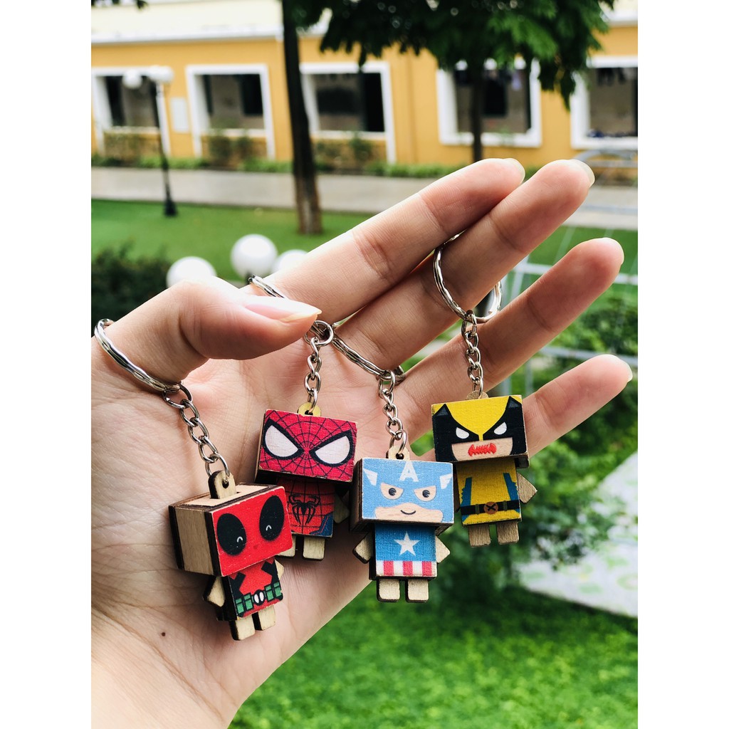 Móc khóa Danbo gỗ Siêu Anh Hùng Móc treo cặp treo chìa khóa(Giao mẫu ngẫu nhiên)