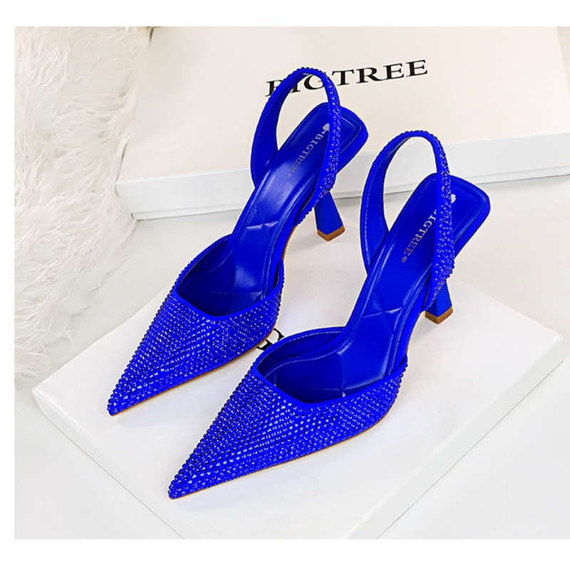 Giày Cao Gót Mũi Nhọn Đính Đá Sang Trọng Hợp Thời Trang