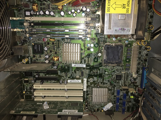 Thùng server HP ML150 G3 | BigBuy360 - bigbuy360.vn