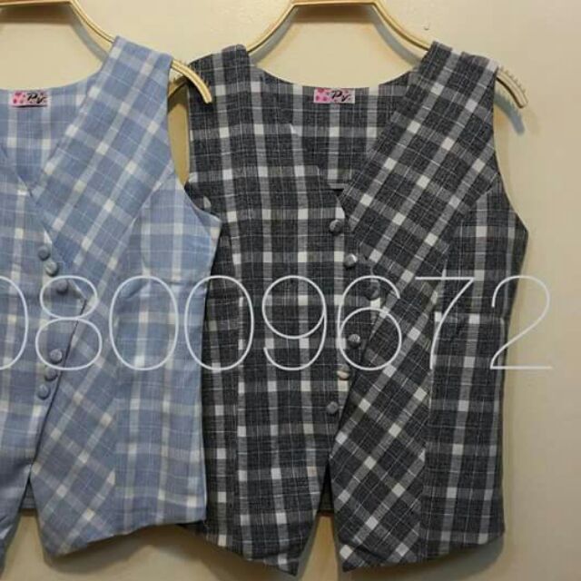 Áo kiểu phối nút