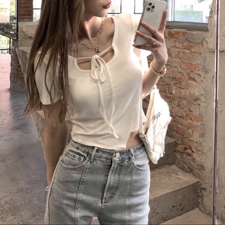 Quần jeans ống loe