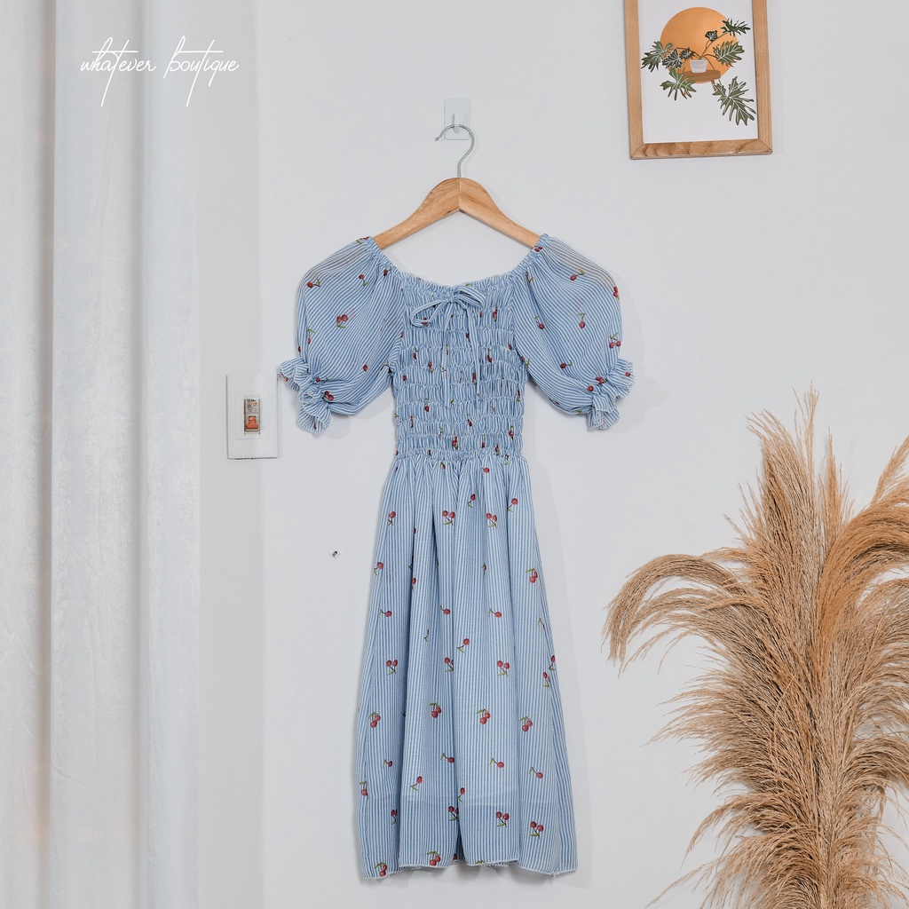 Váy hoa nhí tay ngắn chất voan mát Minette Dress màu xanh cherry